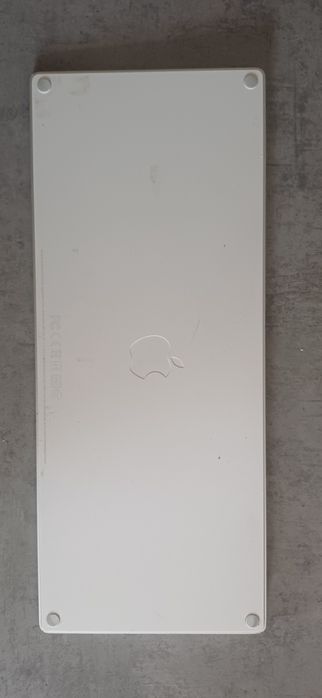 Продам клавиатуру Apple A1644