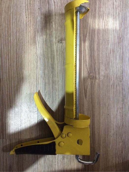 Пистолет для силикона