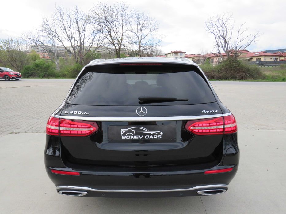 Mercedes-Benz E300DE 4x4 Hybrid 2022