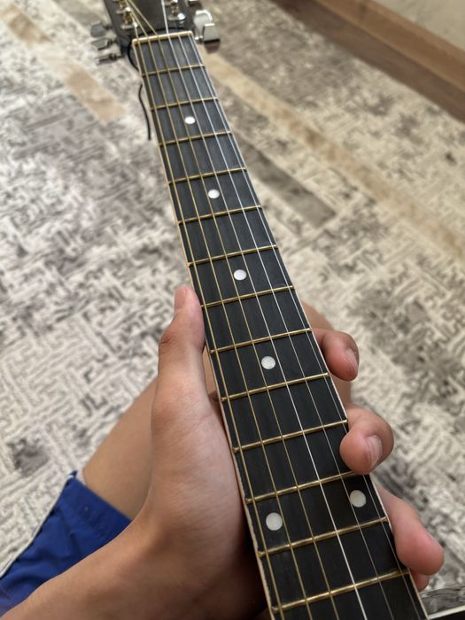 Гитара акустическая