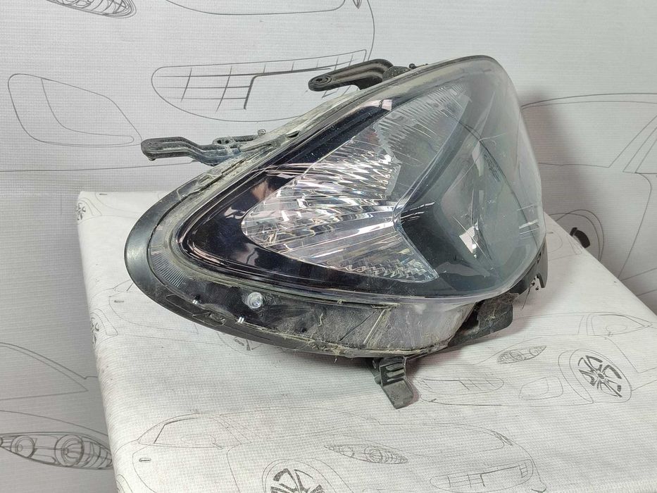 Far dreaptă UK Opel Mokka 2016 1.6 Diesel 100kW Halogen Cod OEM: 42435928 (4G2)