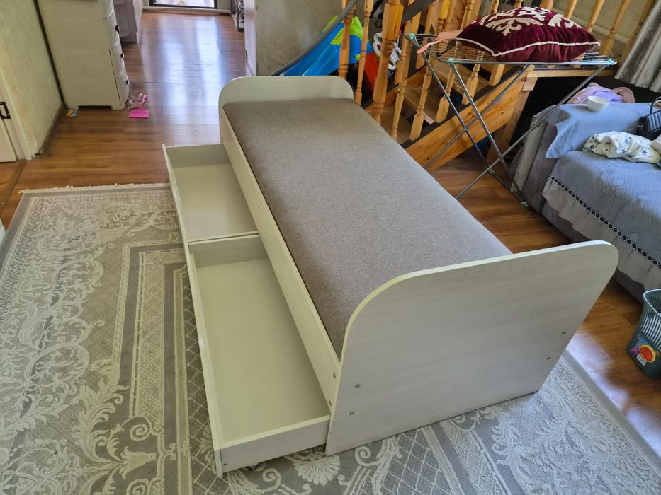 Кровать 2x90 с 2 полками