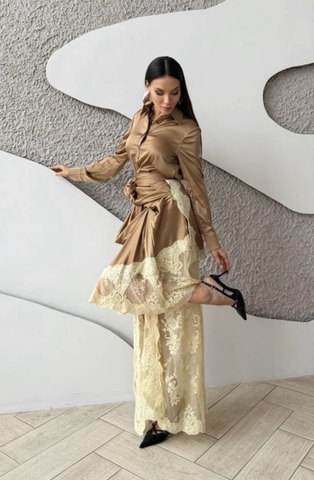 Дизайнерски сет за бал  с коприна риза и пола с дантела