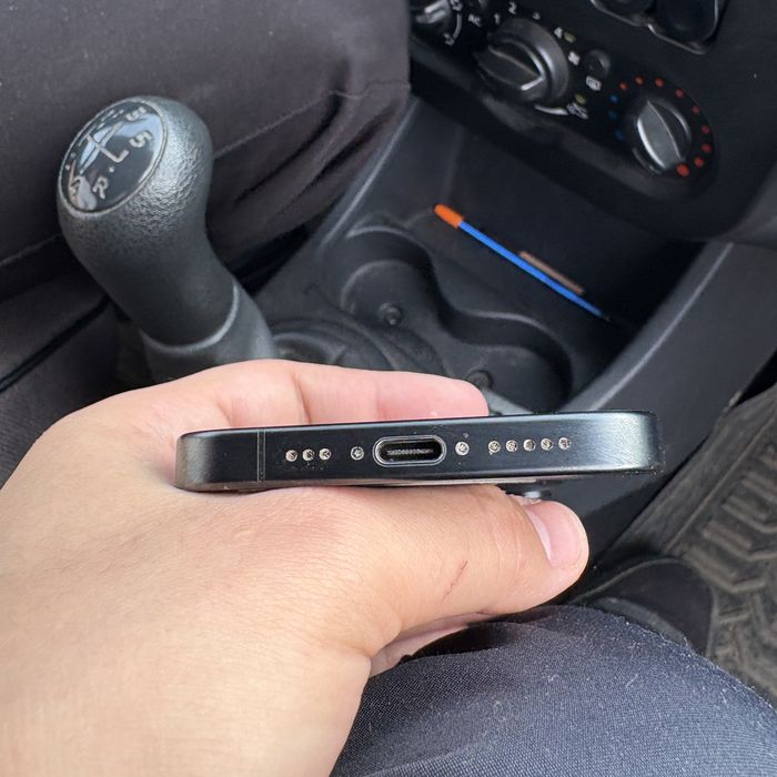 IPhone 15 pro 128 gb