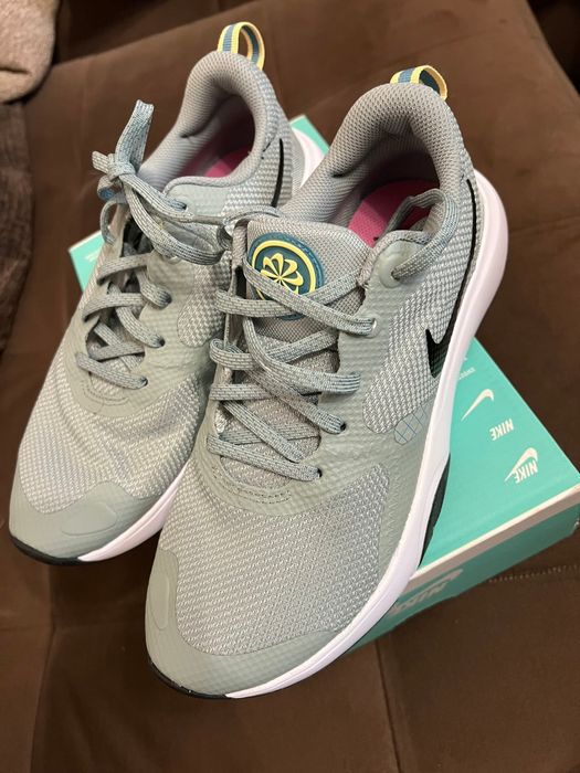 Дамски маратонки Nike