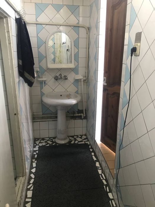 Uy sotiladi M.Fozilov 7sotix mexnat vina zavod yonida