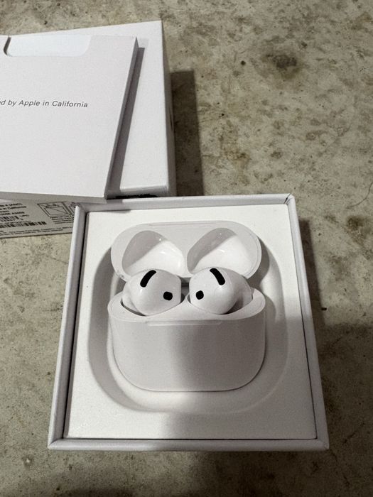 Casti apple airpods4