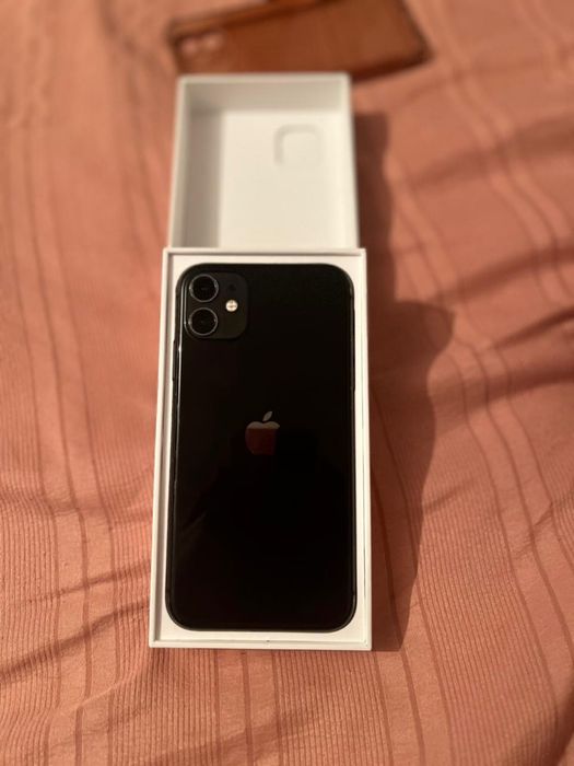 Продам айфон 11