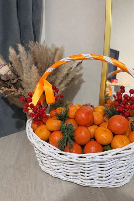 Подарочная корзина с мандаринами