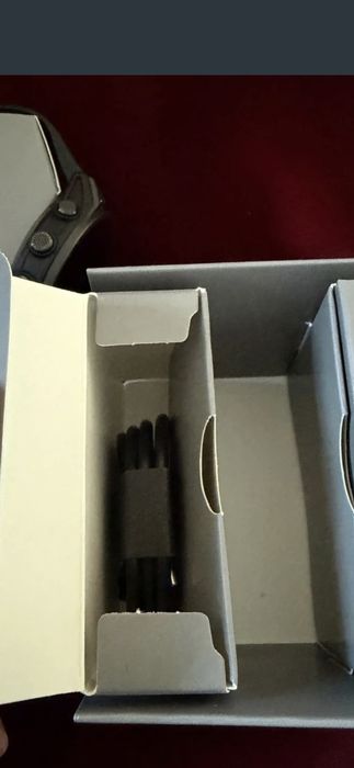 smartwatch militar flagship Garmin Tactix 8, varianta de 47 mm, cu ecran spectaculos AMOLED