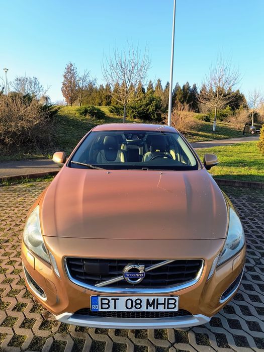 Volvo S60 R Design an 2011 2.0 automat 5 pistoane