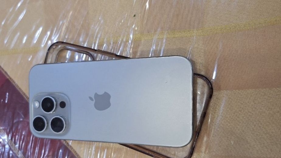 Iphone 15 pro titan