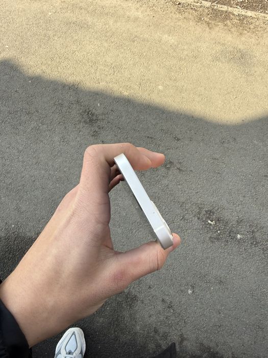 Продам Iphone 13 Идеал