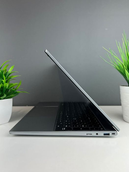 Ноутбук Intel Core i3 10-поколение, 8 ГБ