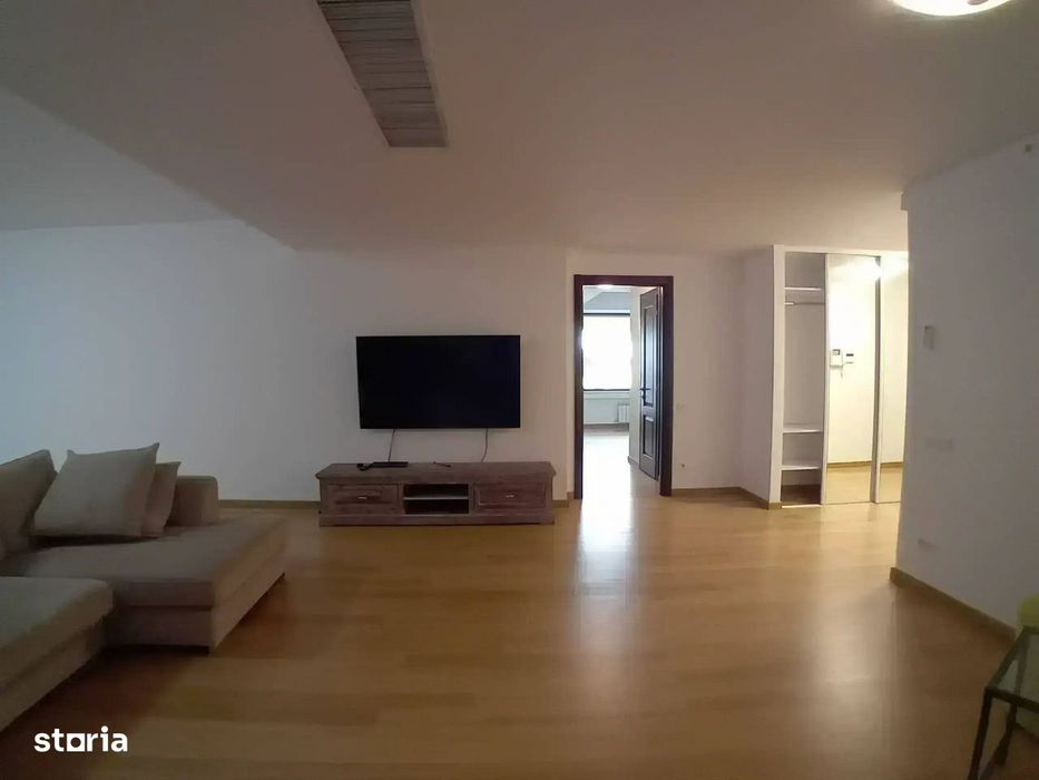 Apartament luminos cu terasă, 3 camere pe Clucerului