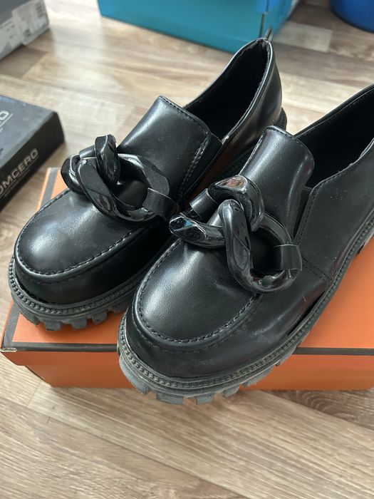 Обувь носились 2-3 раза