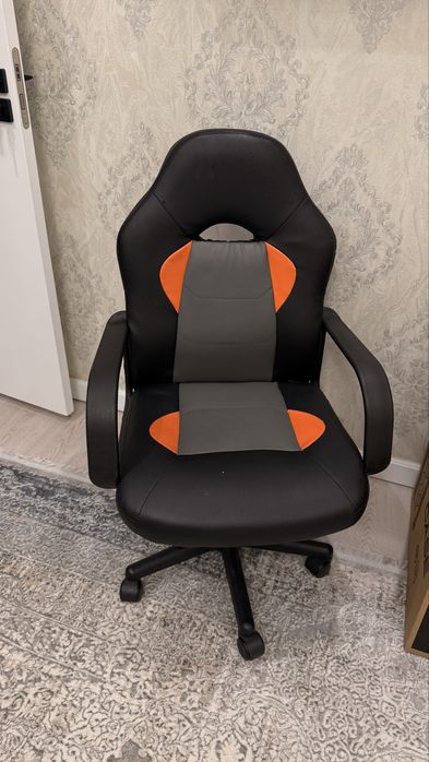 Ishlatilganiga hech qancha bo’magan kreslo sotiladi