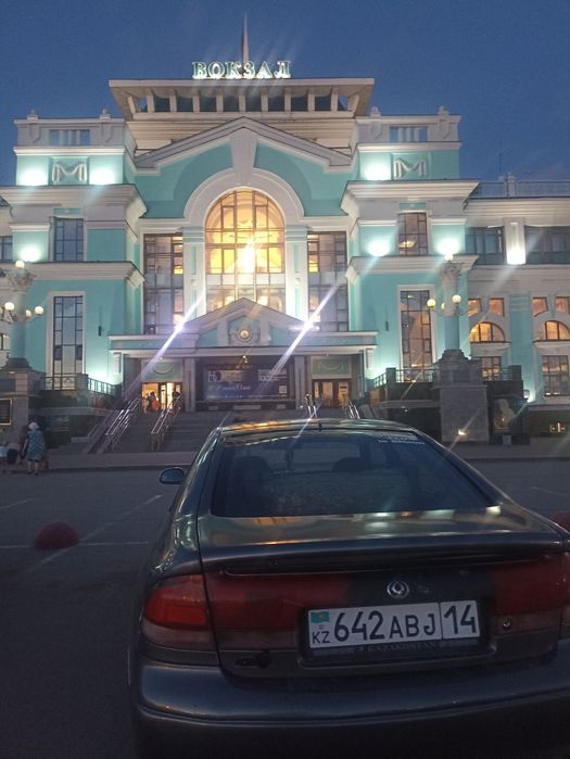 Продам Мазду кронус
