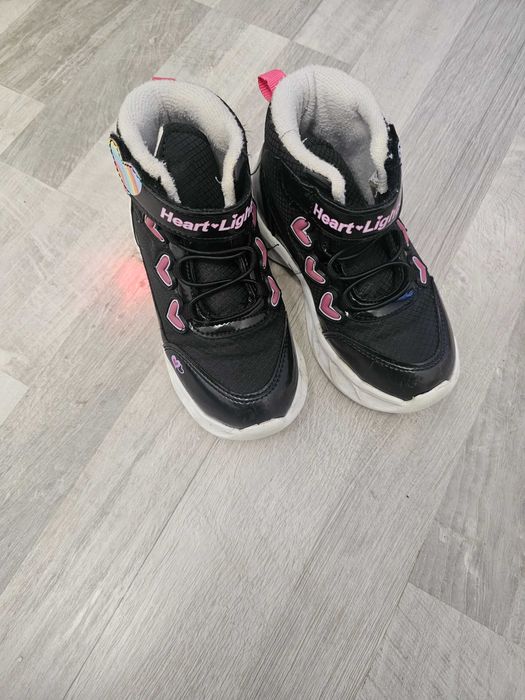 Обувки и сандали.