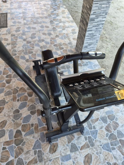 Vând Bicicletă Eliptică Capital Sports Helix Pro - Volantă 20kg, Bluetooth