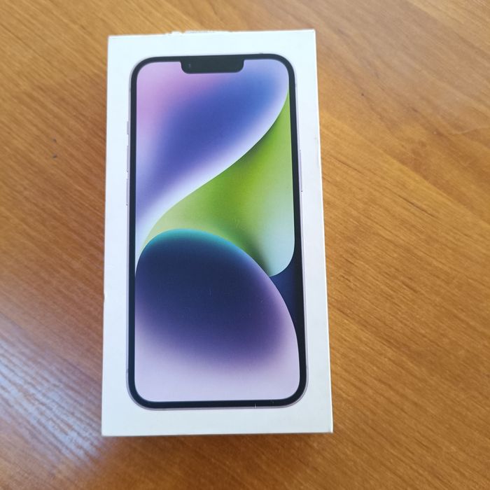 iPhone 14 в хорошем состоянии.
