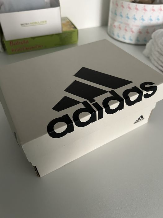 Vand Adidas Originali, nr, 22, pentru baietel.