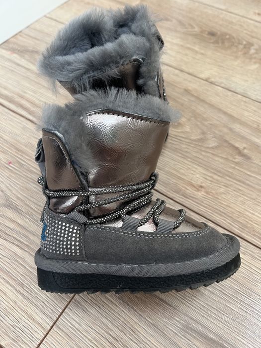 Продам зимнюю обувь для девочек