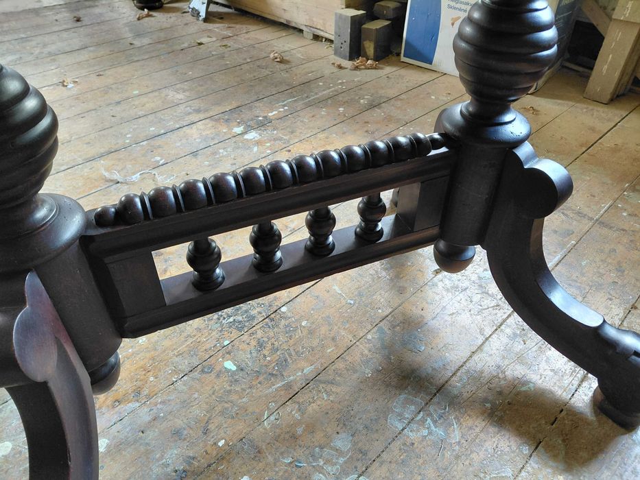 Măsuța bidermeyer restaurată