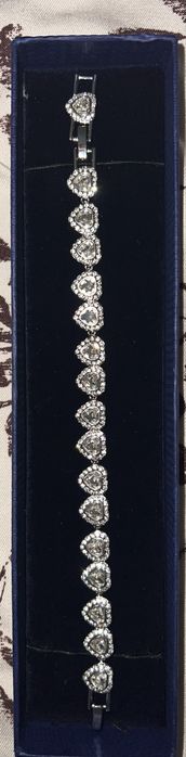 Bratara SWAROVSKI cu inimioare cadoul perfect