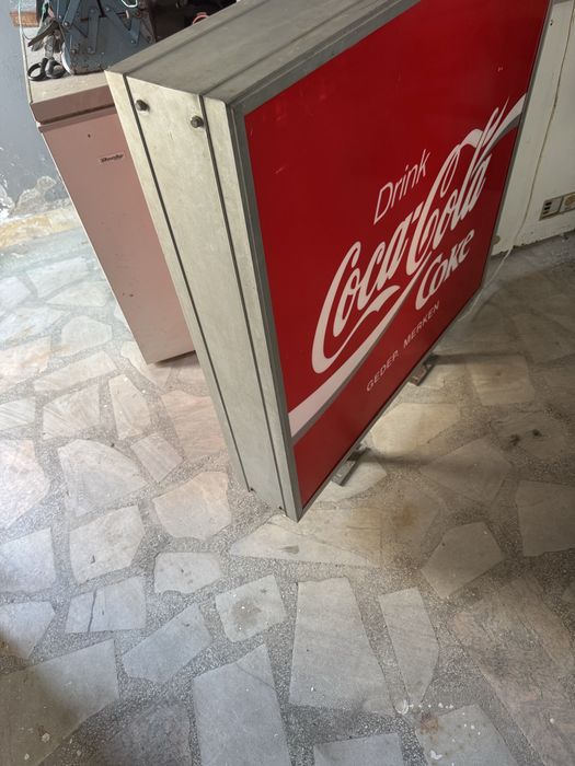 Светеща рекламна табела