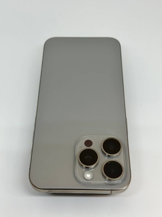 ip 15 pro max 256 gb 77%