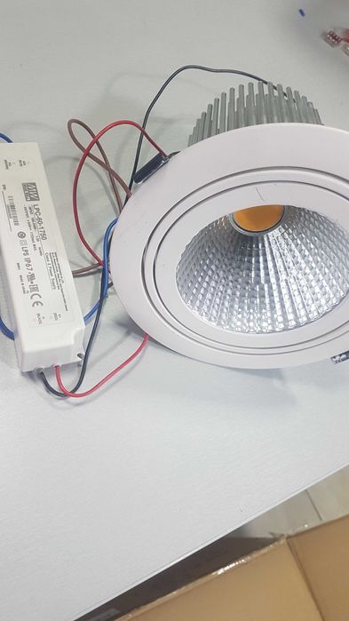 Лед луни за вграждане с променлив ъгъл