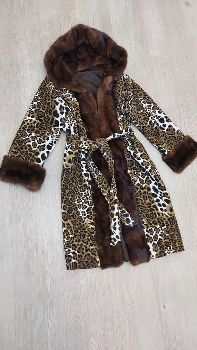 Шуба норка с капюшоном  леопард
