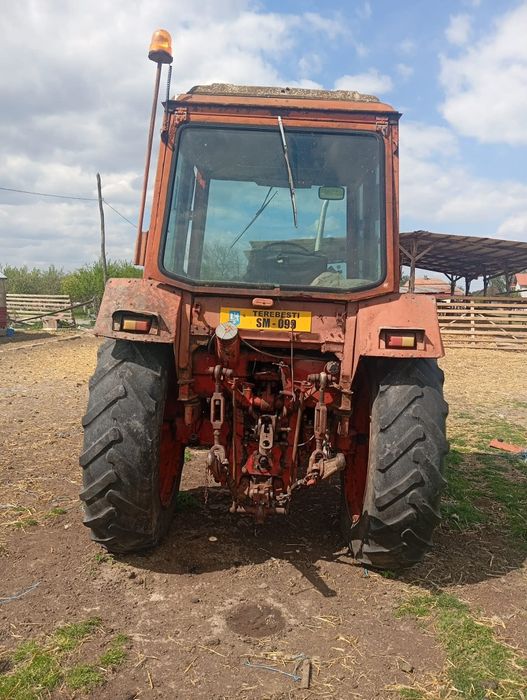 Tractor Belarus 80 și remorca.