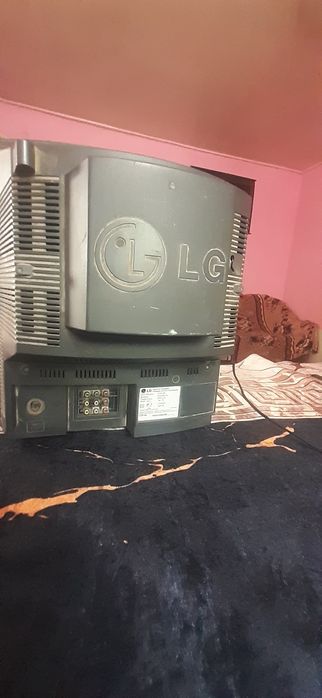 Продам телевиз лж все работает отлично