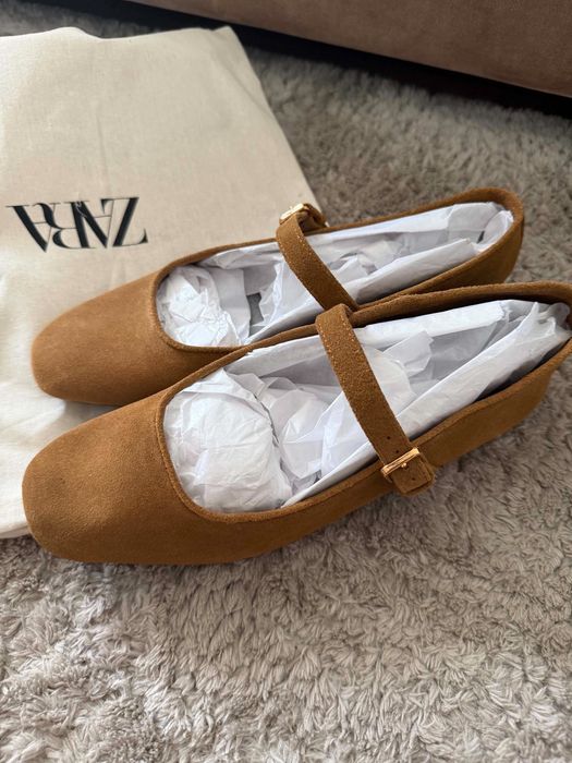 Обувки тип балеринки Zara велурени