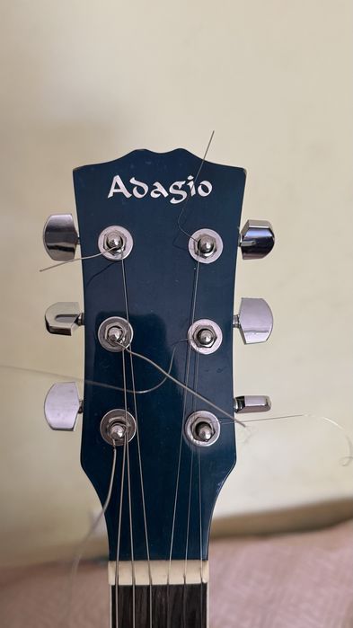 Акустическая гитара