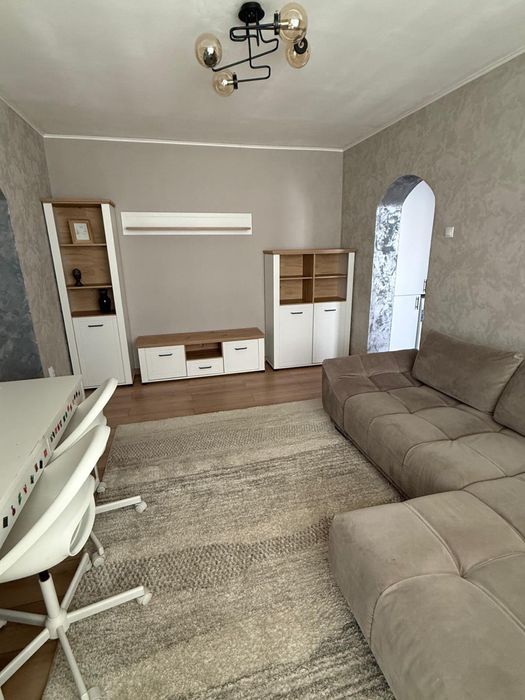 Inchiriez Apartament cu 3 Camere Central, Podu Ros