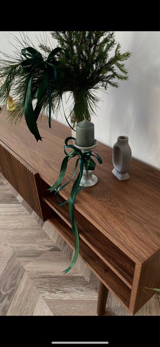 Продам тв тумбу МДФ