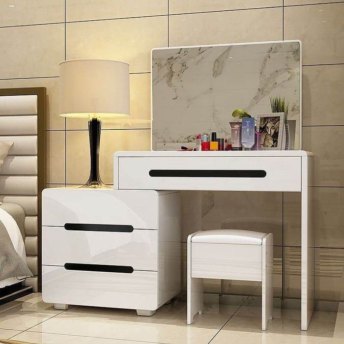 Для салон кросата туалитне столик