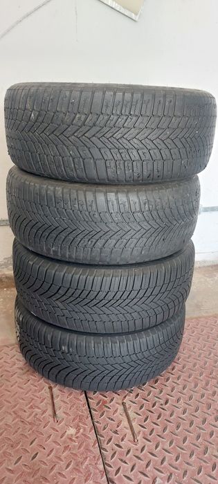 Vând 4 anvelope 205/55/16 Bridgestone