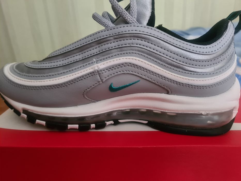 Продаю Nike Air max