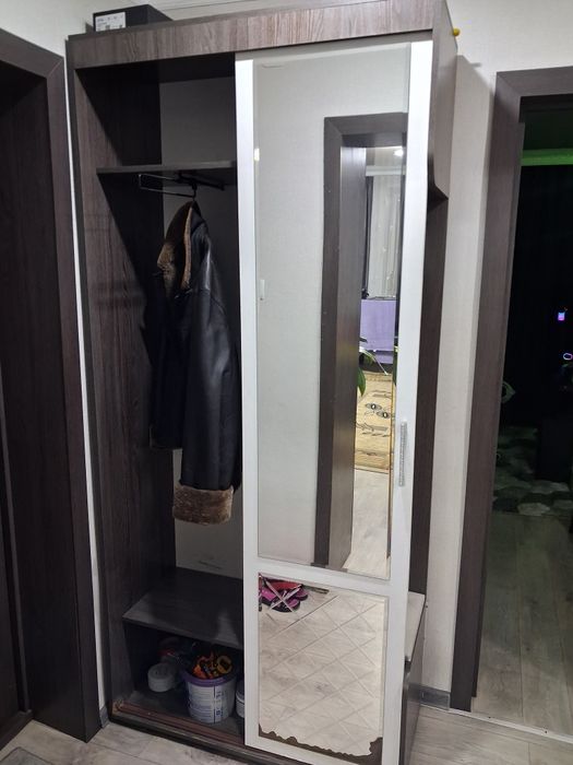 Продам прихожую б/у