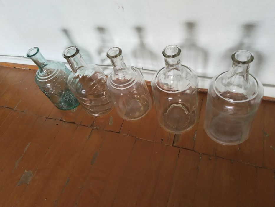 Графины из Советского союзаи бутыль для вина .