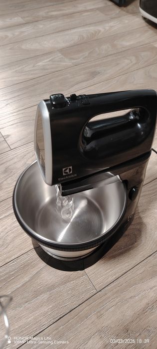 mixer cu bol Electrolux