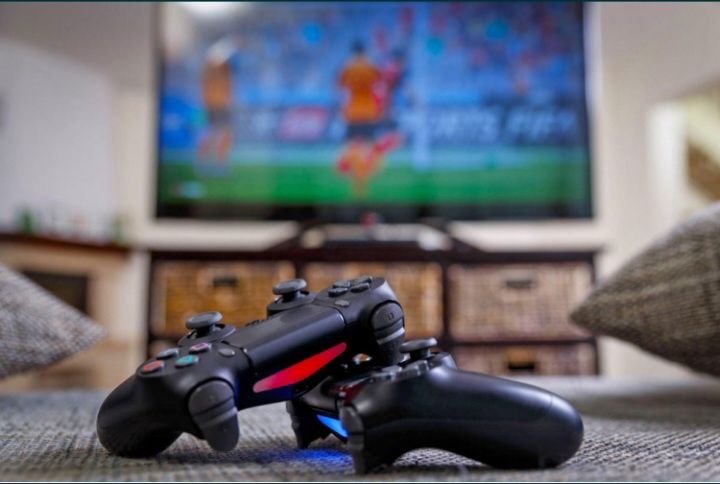 PlayStation.   4