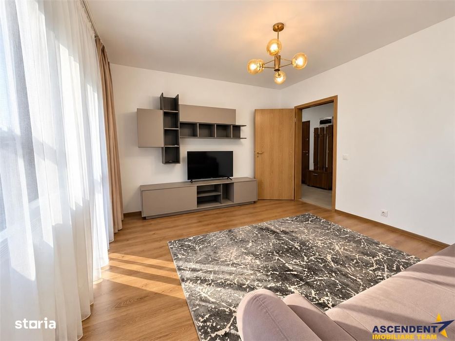 Garsoniera cu gradina privata si loc de parcare, zona Coresi