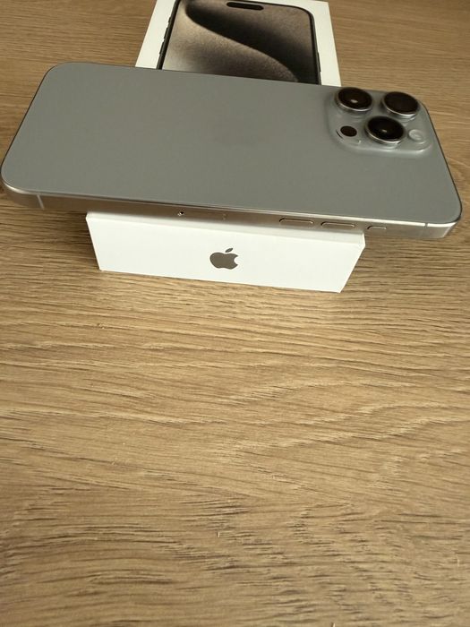 iPhone 15 Pro Max Natural Titanium 256GB-Като нов 89% батерия