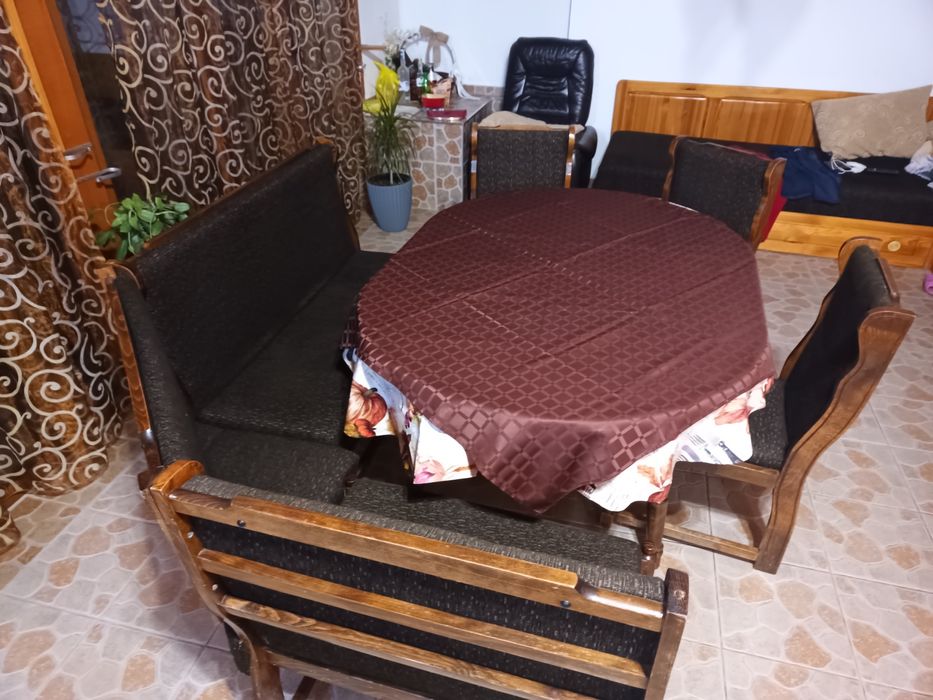 Кухненски мебели (маса столове канапета)