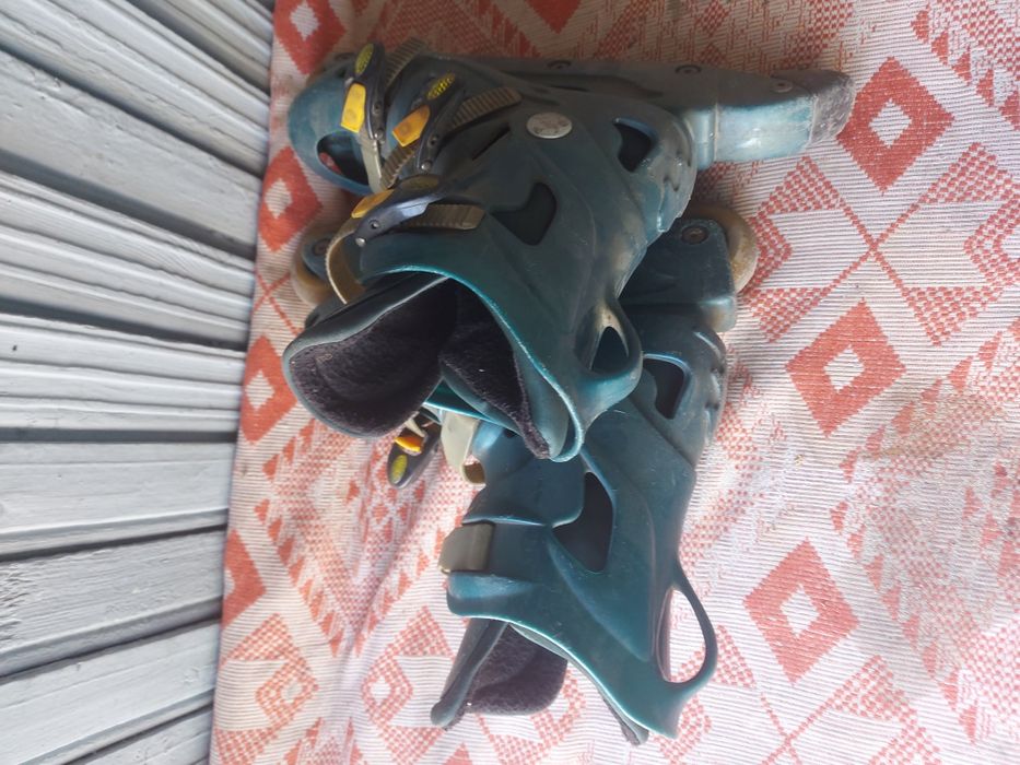 Продам роликовые  коньки